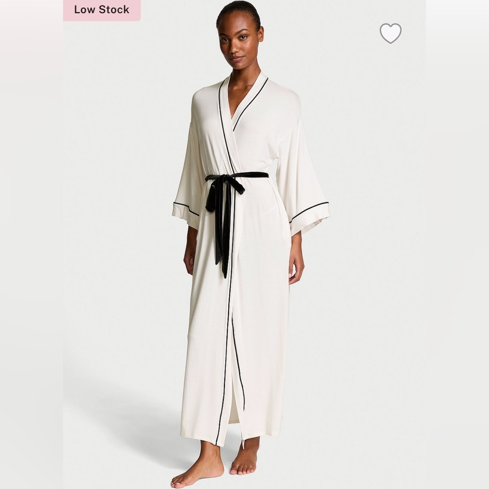 New in package Victoria Secret Soft Velvet-Trim Maxi Robe